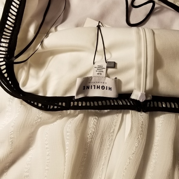 Layered silky top w spaghetti straps - Picture 2 of 7